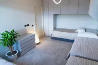 Super Beachfront Penthouse for Families with Breakfast, 2 Parking Spaces, Private Beach