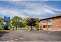 Motel 6 East Syracuse, NY - Airport