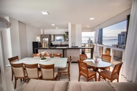 High standard apartment in Meia Praia for 15 people, pet friendly, 3 parking spaces