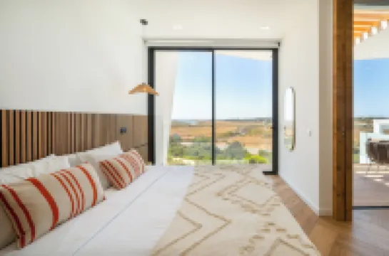 Villa Aurora - Modern House in Portimão, Algarve 大梅希略埃拉酒店