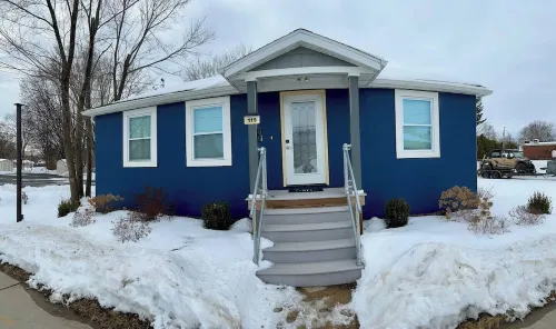 The Blue Riverside Home in Oconto Hotels in Oconto