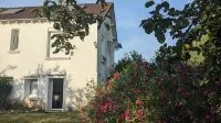 Studio Rénové Avec Jardin à Tours Nord à 3 min du Tram
