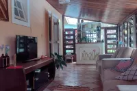 COUNTRY HOUSE WITH SWIMMING POOL IN GUARAREMA Hotels in Guararema