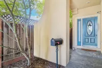 Super Stunning House with Free parking Santa Clara