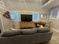 Tiny house monthly rental with small office in central North Charleston with AC