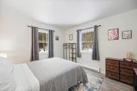 The Catskill Getaway • Near Bethel Woods & Hiking & HOT TUB - 4-Star