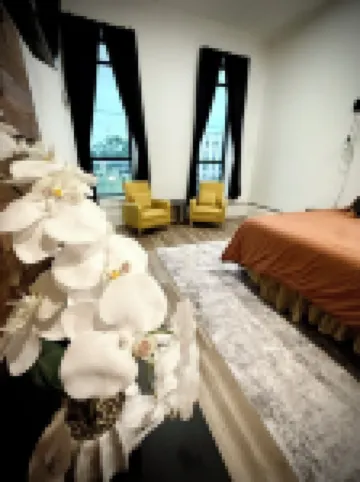 “Downtown Boro Loft” Charming 1600 sq foot open concept Downtown Jacksboro Hotels in Jack County