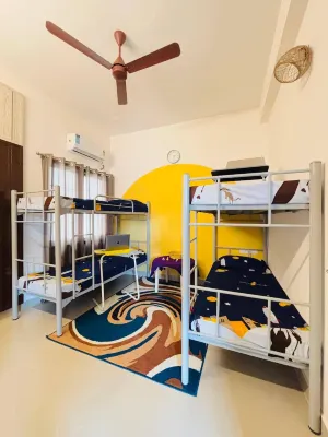 Convenient shared room in a 2bhk with all amenities at value in central Chennai. 住宿飯店