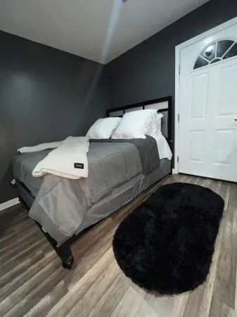 Charming 1-bedroom apartment in superb City of Orange with AC,Parking,Internet