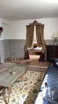 Tradition antique Arabesque style home Hammamet, pool, AC, 15 min walk to beach