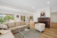 Panoramic views on the doorstep of McLaren Vale, Adelaide Hills and the beach. Các khách sạn ở Dingabledinga