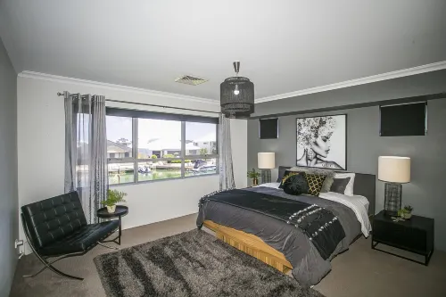 CHILLAX HOUSE -Luxury Canal Holiday House, Jetty, BBQ, Family Friendly-Sleeps 14