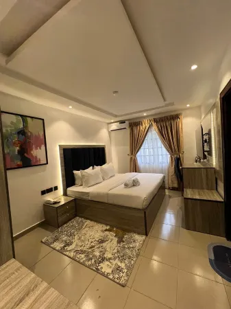 Luxury Whole House Отели рядом с достопримечательностью «Ejimax Store»