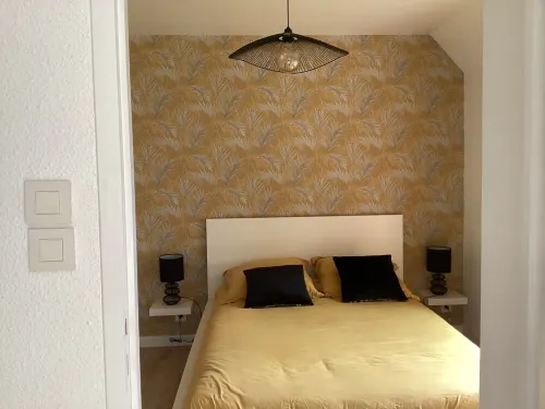 House with garden near the sea. Ideal for families and friends.