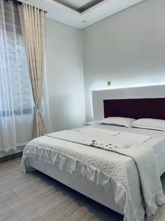 Entire Furnished Apartment Unit in Kira Отели в г. Kyadondo