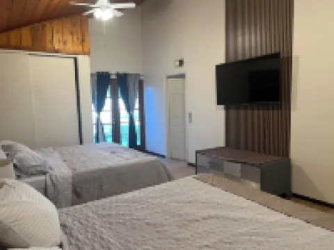 Charming 2-bedroom house in Disneyland SoCal Midway City