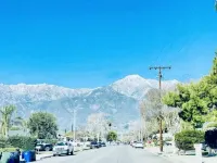 40% OFF Upland 2 Master Beds W/ Yard - Close To Airport, Hospitals & Colleges Hotels in Upland