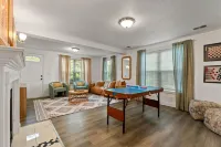 4BD Home - 3min to UND - Cozy Yard - Pingpong