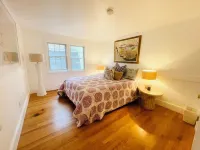 Charming waterfront Cottage, explore, relax and enjoy the Maine Coast