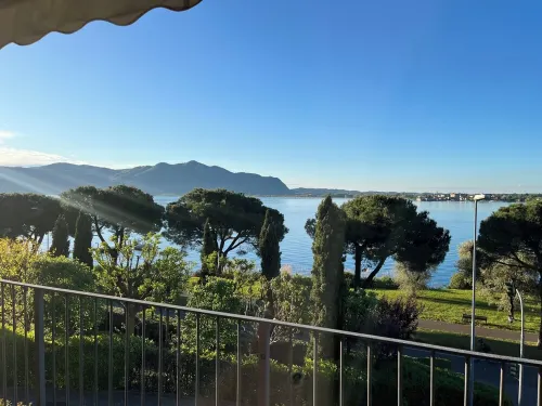 APARTMENT LAKE VIEW SARNICO Hotels in Sarnico