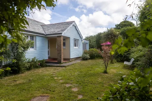 1950's styled Bungalow close to Cornwall Coast in quiet surroundings. Hotels in Kilkhampton