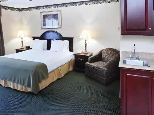 Holiday Inn Express & Suites Gainesville Hotels in Gainesville