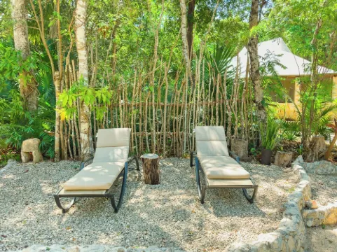 Private casita in lush jungle oasis with a/c, pool, gym, fiber wifi and laundry