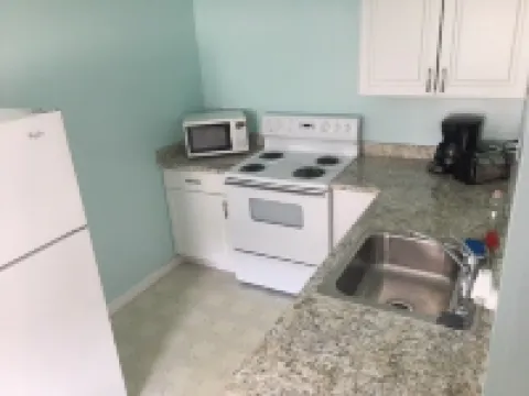 4-bedroom Apartment on Hampton Beach Strip