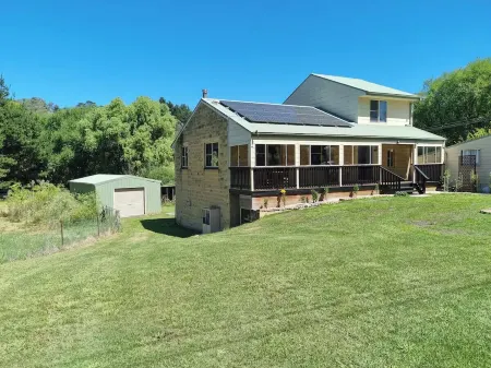 Yellowstone | quiet country farmhouse | fast internet