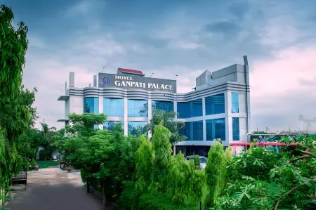 Hotel Ganpati Palace Отели в г. Матхура