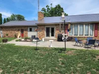 3-bedroom apartment in marvelous Goshen with WiFi, AC Hotels in Goshen