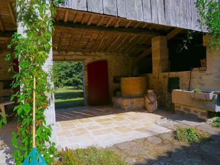 l'épicerie de Madeleine welcomes you for a unique experience Отели в г. Дё-Севр