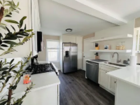 Welcome to your Cozy Oceanside Oasis! Sleeps 10! Water Access from the Backyard! Hoteles en Portsmouth