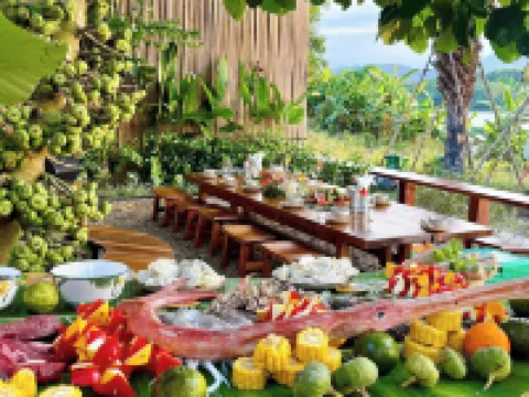 Va Riverside Retreat Hotels in Huong Thuy