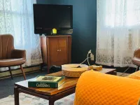 Pet friendly Near Lake George and Saratoga