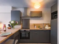 Cosy Apartment with Large Balcony and Private Parking فنادق في لوريان