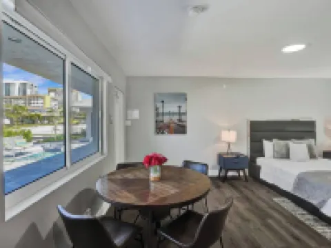 เพลิแกน บาย สเตย์ ฮอสพิทาลิตี้ โรงแรมในปอมปาโนบีช