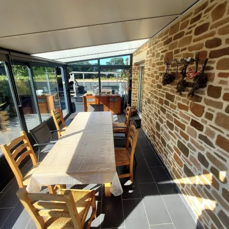 Small Breton house from Saturday to Saturday Отели в г. Плубаланек