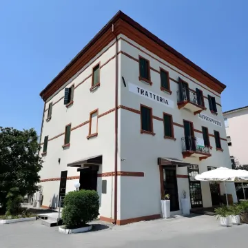 Atika & Atif - Hotel Autoespresso Venice Hotels near Porto Marghera