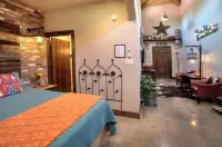 Casa Mariposa/Charming Private Hideaway/Great Central Location/Cantina/Firepit