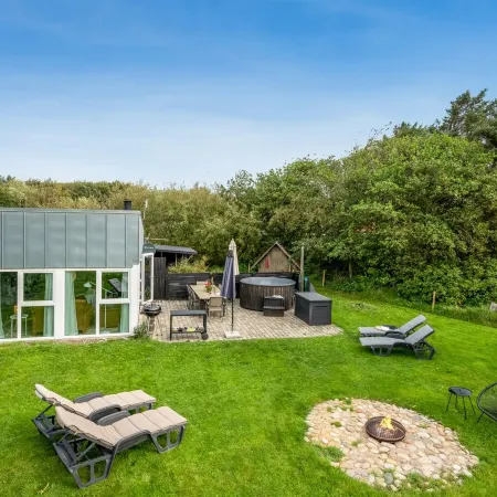 "Jerrit" - 1.4km from the Sea