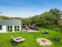 "Jerrit" - 1.4km from the Sea