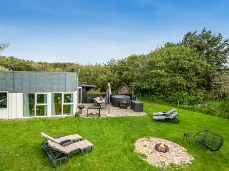 "Jerrit" - 1.4km from the Sea