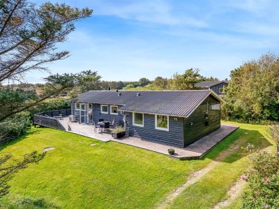 "Tuke" - 400m from the Sea