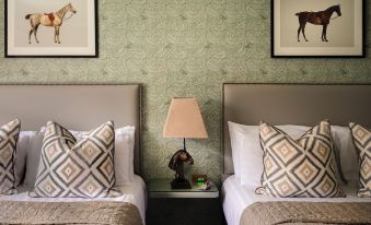 Horse & Jockey Hotel