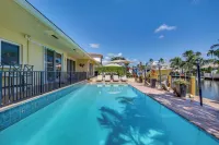 Canal Access & Pool: Lighthouse Point Getaway! - Pools