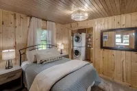 Premier Location on Crosslake - Hot Tub - Great for Families or Adults!