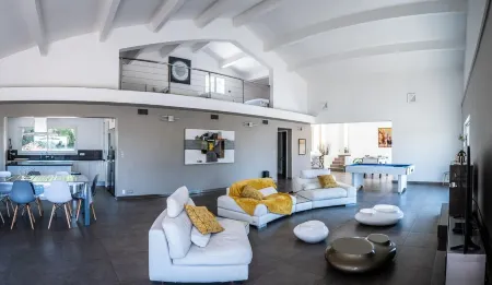 Casa Lagone - Villa Avec Piscine et Superbe vue Отели в г. Каржез