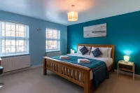 Stylish Margate Coastal Home & Parking by Adliv