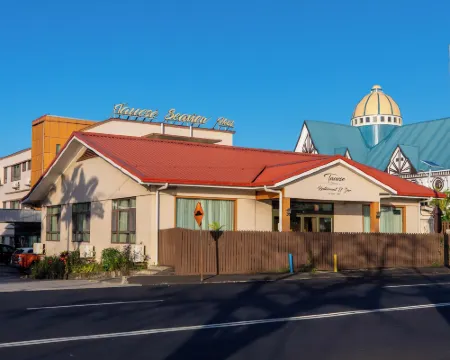 タウエセ・シービューホテル アピアのホテル